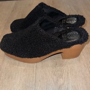 Vince Camuto clogs